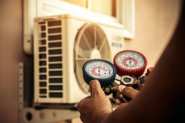 Professional Hvac Maintenance technician working in Bedford, TX